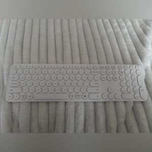 Wireless White Keyboard
